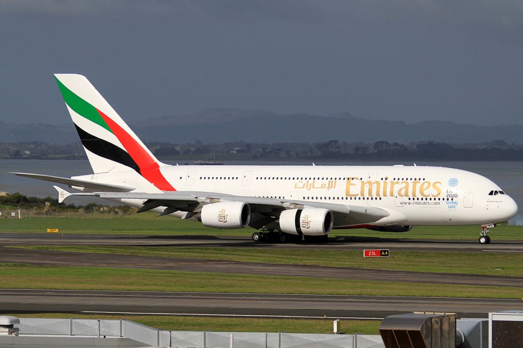 Airbus A380-800 (A6-EDZ)