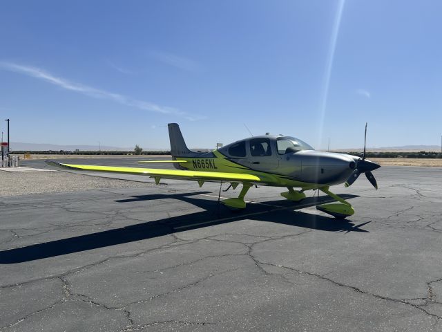 Cirrus SR-22 (N665KL)