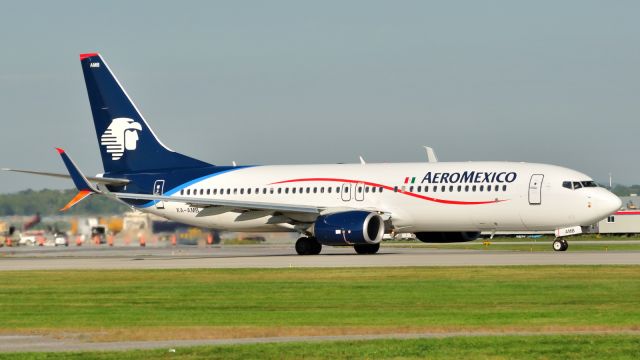 Boeing 737-800 (XA-AMB)