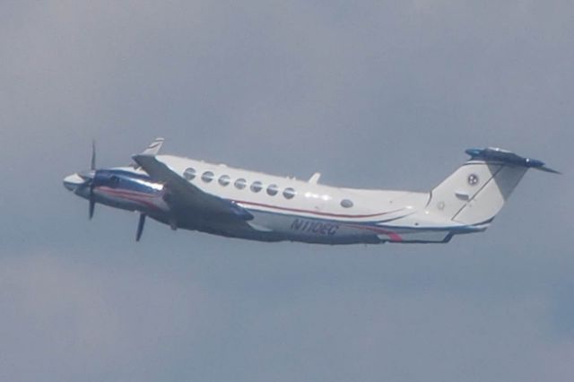 Beechcraft Super King Air 300 (N110EC)