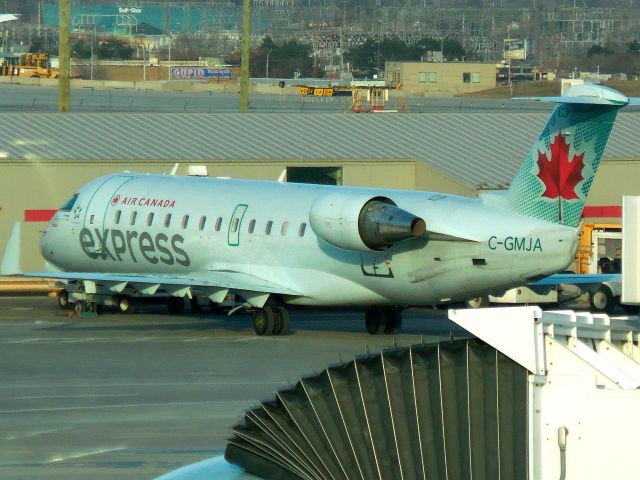 Canadair Regional Jet CRJ-200 (C-GMJA)