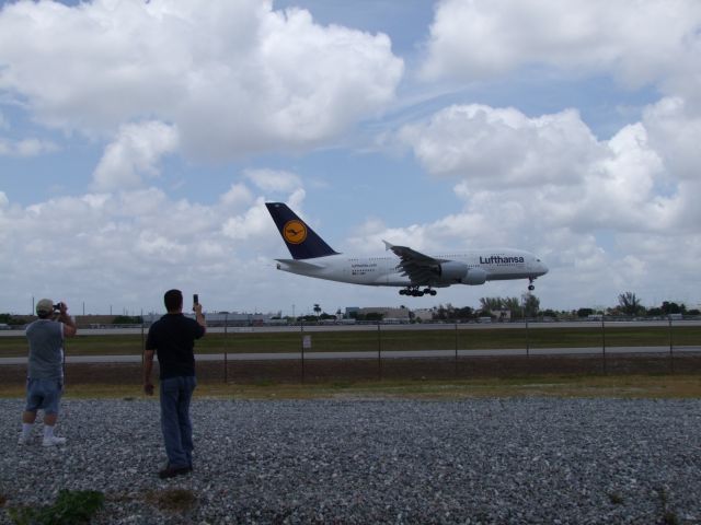 Airbus A380-800 (D-AIMD)