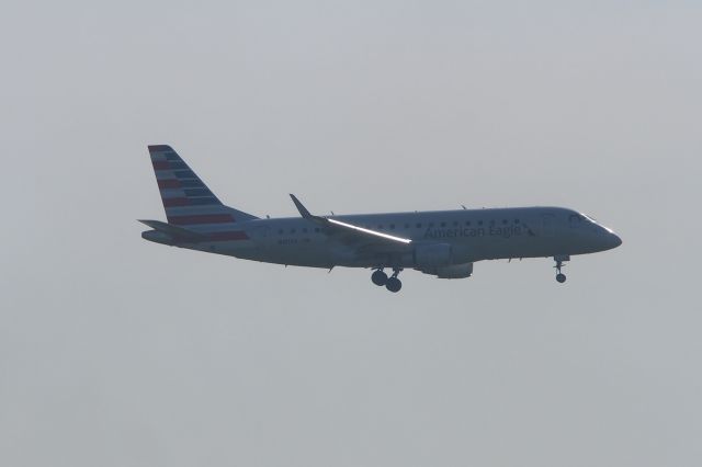 Embraer ERJ-190 (N411VX)
