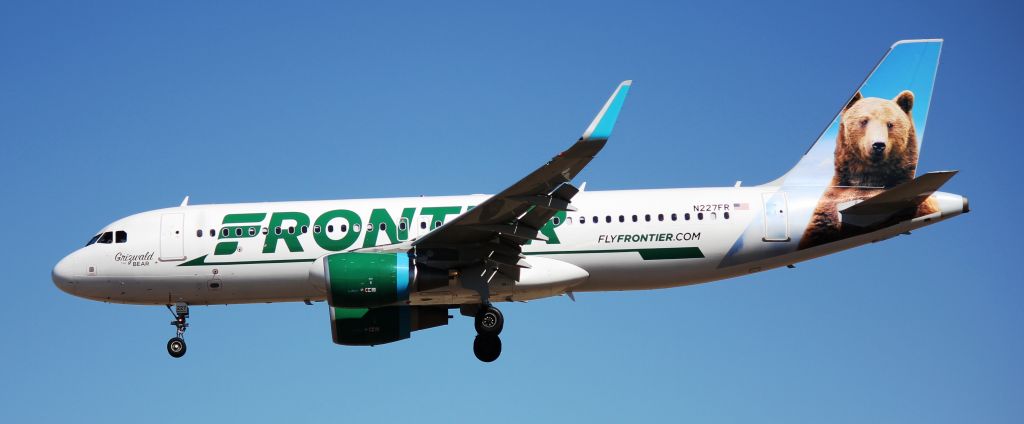 Airbus A320 (N227FR) - Landing on 35L.