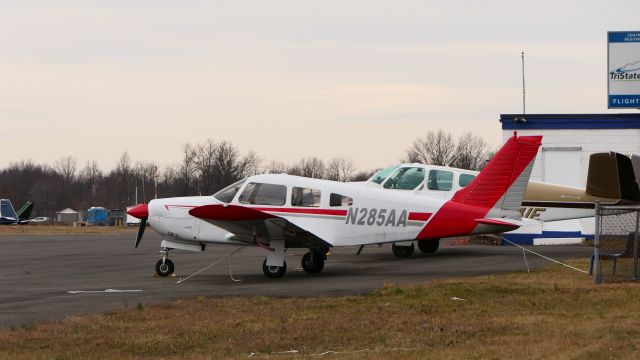 Piper Cherokee Arrow (N285AA)