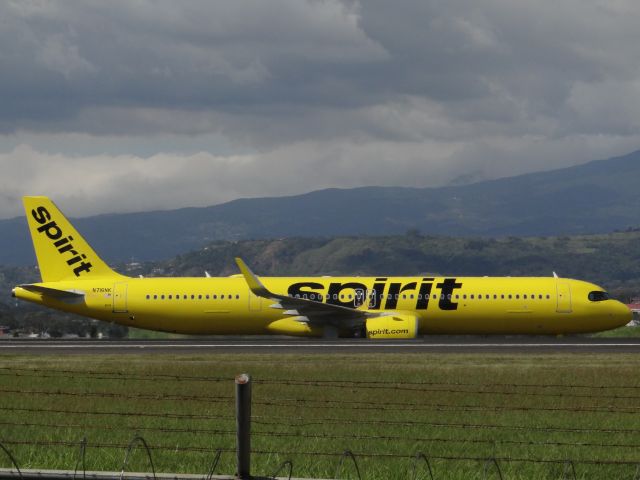 Airbus A321neo (N716NK) - AERONAVE EN RODAJE HACIA PUERTA