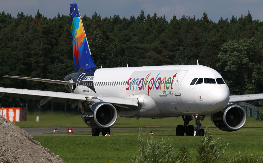 Airbus A320 (LY-ONL)