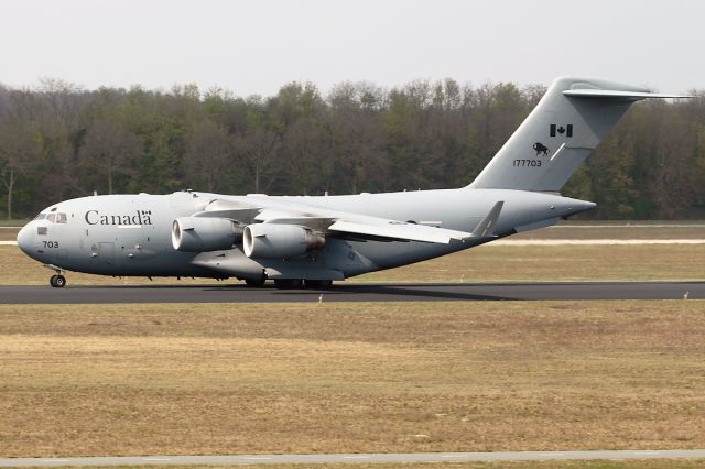 Boeing Globemaster III (17-7703)