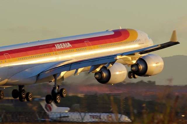 Airbus A340-600 (EC-JNQ)