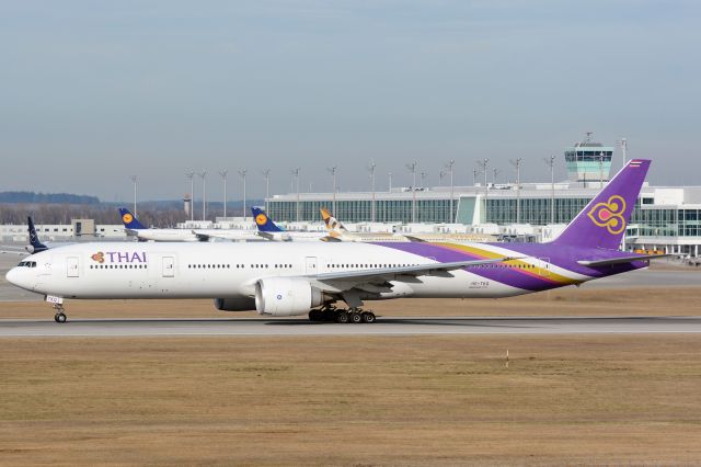 BOEING 777-300 (HS-TKQ)