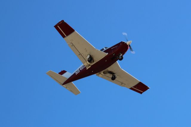 Piper PA-24 Comanche (N9450P)