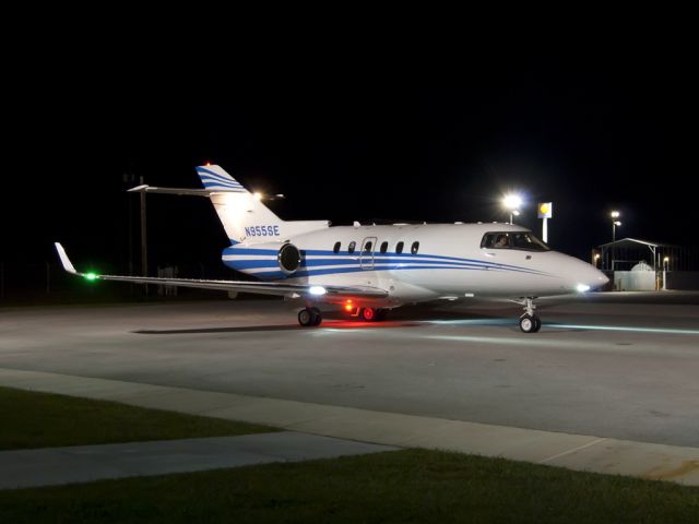 Hawker 800 (N955SE) - Loving the new noise reduction features of CS5!  Night time ops at Winchester (KBGF).