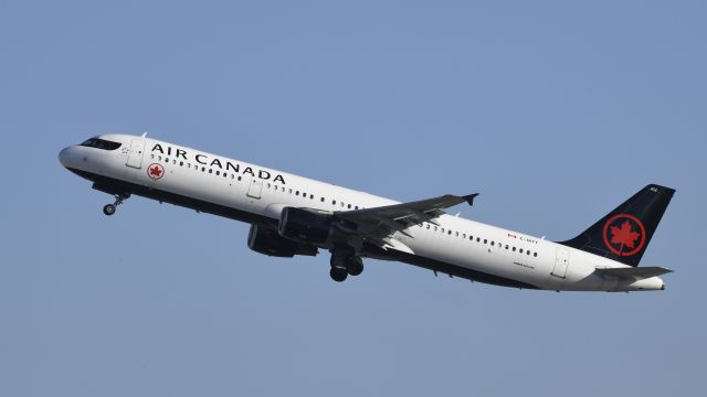 Airbus A321 (C-GITY) - Departing LAX on 25R