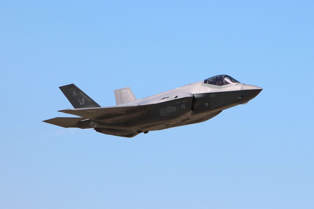 Lockheed F-35C (11-5040) - A USAF Lockheed Martin F-35A Lightning II, 11-5040, cn AF-51 from Air Combat Command (ACC) F-35A Demo Team, Luke AFB (KLUF), AZ- USA, departing KCLE from RWY 6R for his performance at the Cleveland National Air Show at KBKL, about 12 miles northeast of KCLE, on 3 Sept 2016.