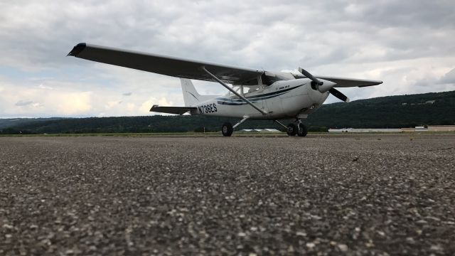 Cessna Cutlass RG (N736ES)