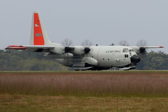 Lockheed C-130 Hercules (92-1095) - 'SKIER 95' arriving for static display at the Thunder Over New Hampshire Air Show. From the 139th Airlift Squadron (139 AS) of the New York Air National Guard based at Stratton ANGB,Schenectady, NY 