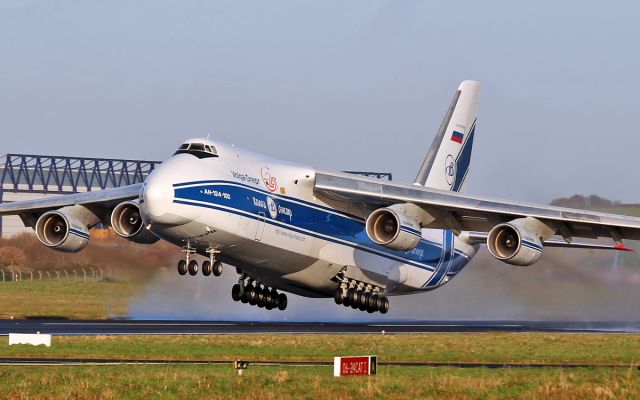 Antonov An-124 Ruslan (RA-82042) - volga-dnepr an-124-100 ra-82042 dep shannon for columbus ohio 10/12/16.