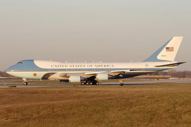 Boeing 747-200 (92-9000) - Air Force One, USAF VC-25, 92-9000/29000, cn 23825, taxiing for departure on 14 Nov 2013.