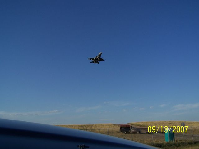 — — - fighter jet landing at Colorado airport in 2007