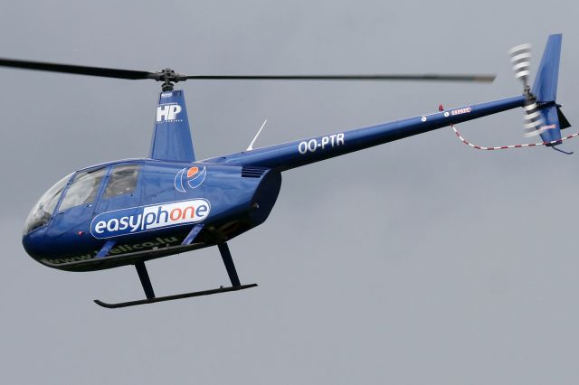 Robinson R-44 (OO-PTR)