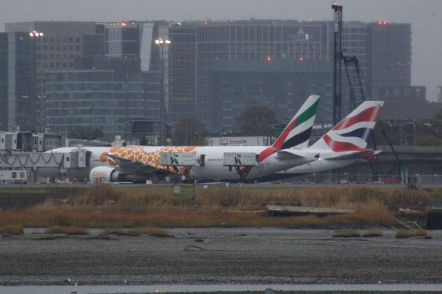 BOEING 777-300ER (A6-ECD)