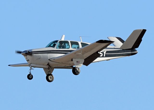 Beechcraft 35 Bonanza (N725Y)