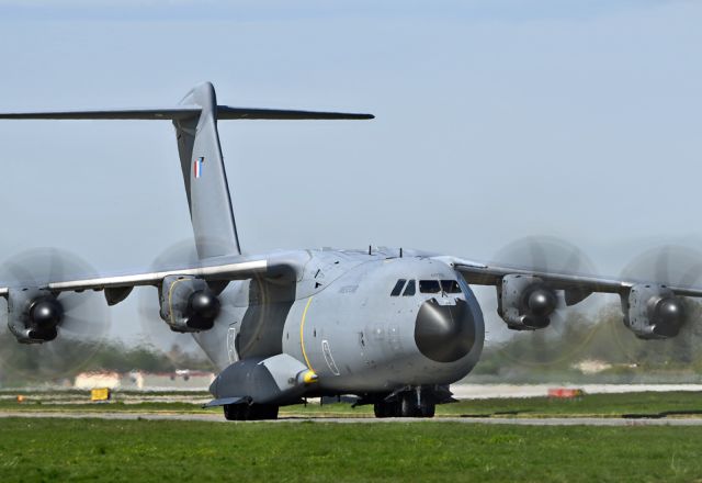 AIRBUS A-400M Atlas (F-RBAY)