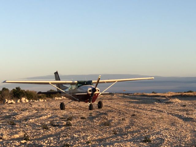 Cessna Skylane (N182EW) - King Katmaibr /King of the Gravel