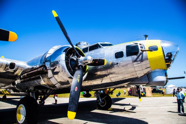 Boeing B-17 Flying Fortress —