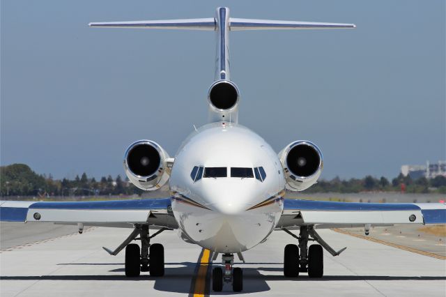 BOEING 727-200 (N724YS)