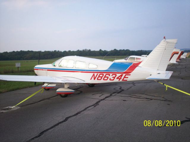 Piper Cherokee (N8634E)