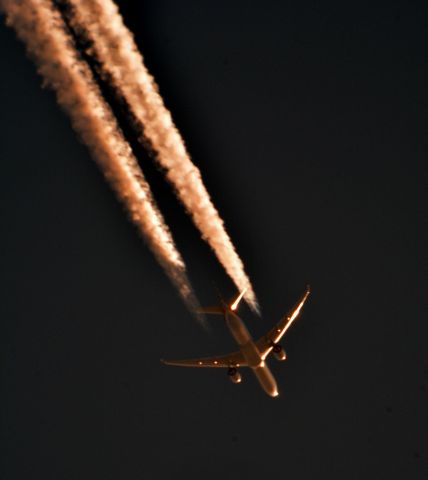 BOEING 777-300 — - American Airlines 79 London Heathrow to Dallas/Fort Worth Intl over Cleveland 36,000 ft. 10-24-14