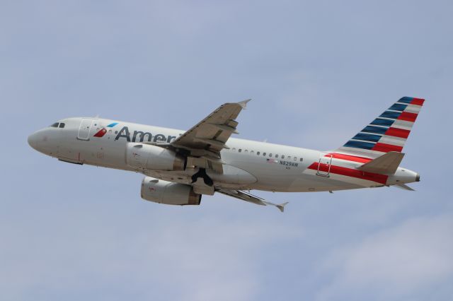 Airbus A319 (N829AW)