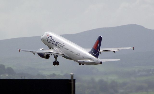 Airbus A320 (TC-OBE) - Onur Air