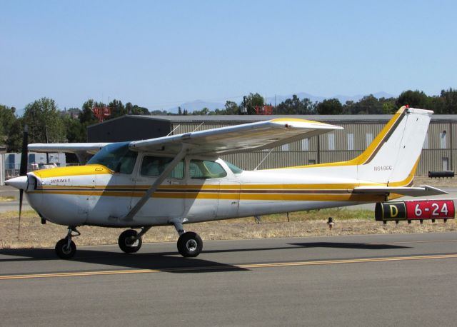 Cessna Skyhawk (N64866) - Taxiing to RWY 6