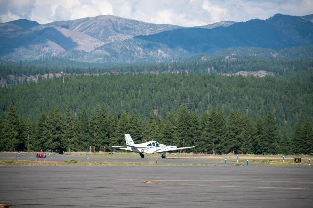 Beechcraft 55 Baron (N77YE)