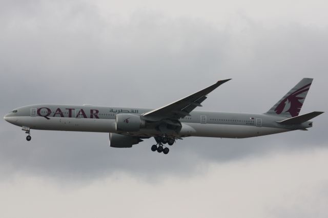 BOEING 777-300ER (A7-BAO)