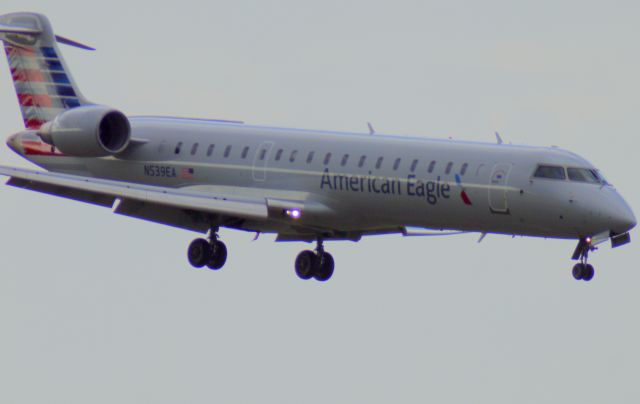 Canadair Regional Jet CRJ-700 (N539EA)