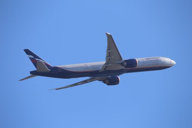 BOEING 777-300ER (VQ-BUC)