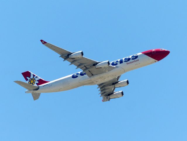 Airbus A340-300 (HB-JME)