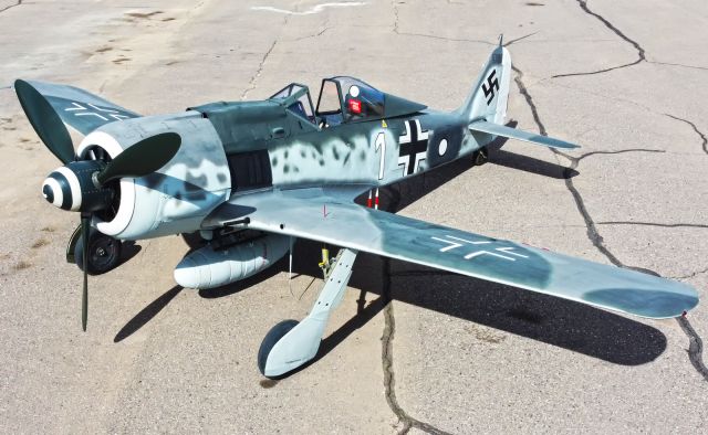— — - Focke-Wulf Fw 190F-8