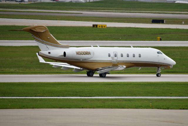 Bombardier Challenger 300 (N500RH) - 08-12-23