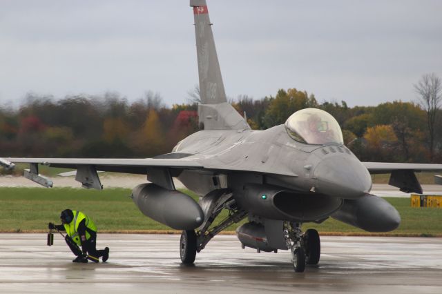 Lockheed F-16 Fighting Falcon (AFR89138) - "Success"......br /Wheel Chock came out. 