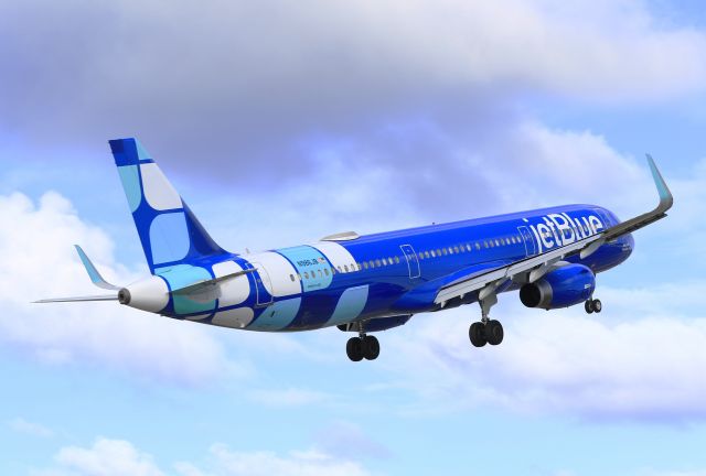 Airbus A321 (N986JB)