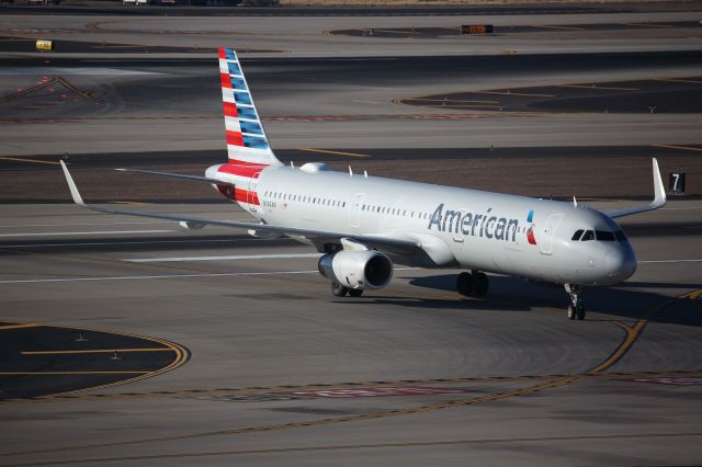 Airbus A321 (N144AN)