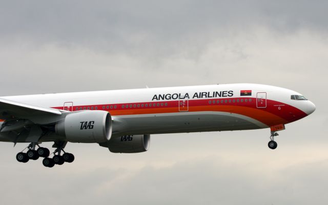 BOEING 777-300 (D2-TEG) - TAAG Angola Airlines 777-300ER test flight