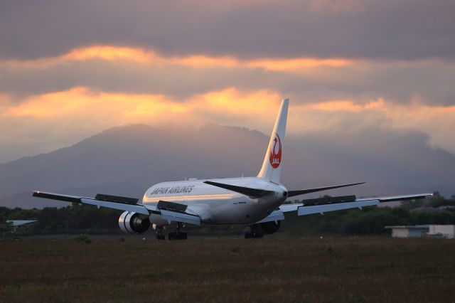 BOEING 767-300 (JA655J) - June 17th 2022:HND-HKD.
