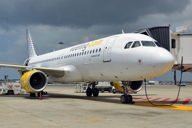 Airbus A320 (EC-KHN)