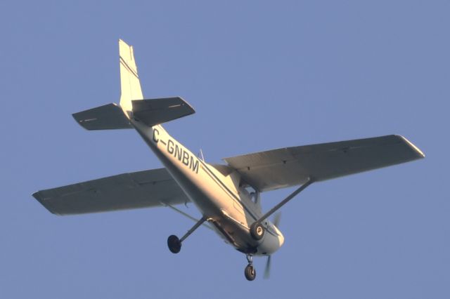 Cessna Commuter (C-GNBM) - C-GNBM Cessna Commuter 150M Aeroclub de Montreal Inc. Altitude 518 Mètres Vitesse 142 Km/H Survolant la ville de Lavaltrie QC. Le 23-07-2024 à 19:20 