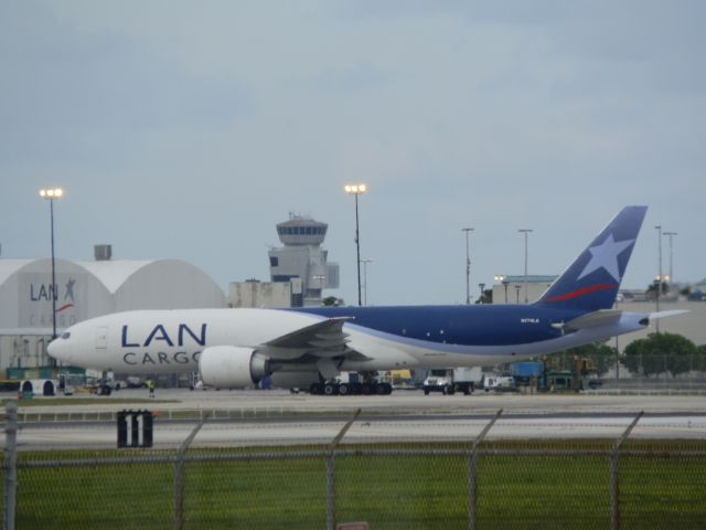 BOEING 777-200LR (N774LA) - Pushback!